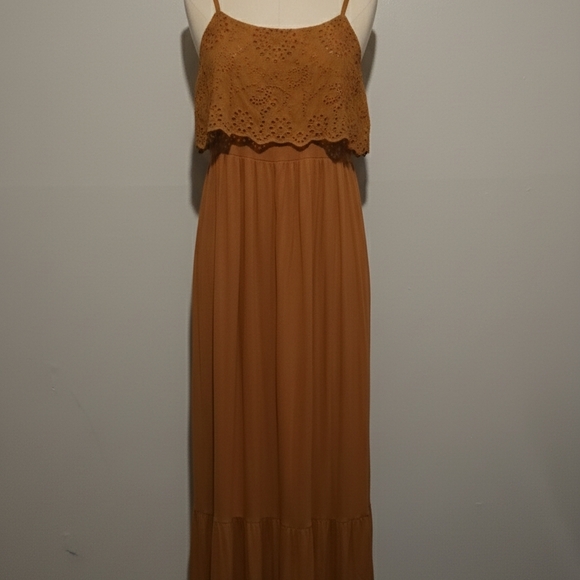 Elegant Terracotta Maxi Dress - Picture 3 of 5